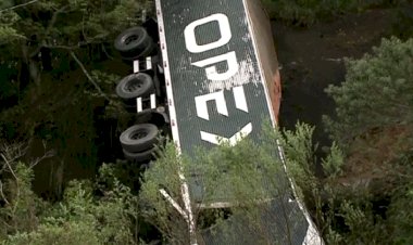 Nasci de novo”, diz homem após caminhão despencar de ponte