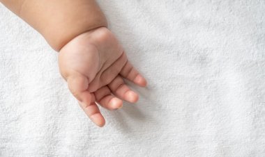 Bebê com pneumonia morre após ser estuprada pelo pai