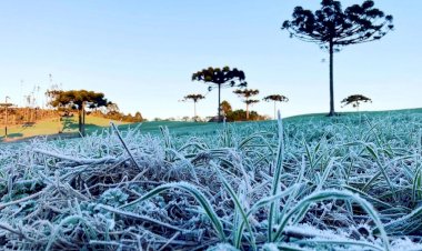 Frente fria provoca alerta de queda de temperatura no Paraná